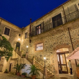 Noche de hotel en Rossano