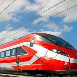 Tren Nápoles-Bari
