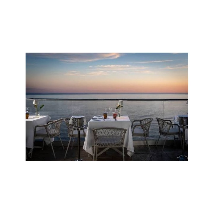 Cena con vista al mar